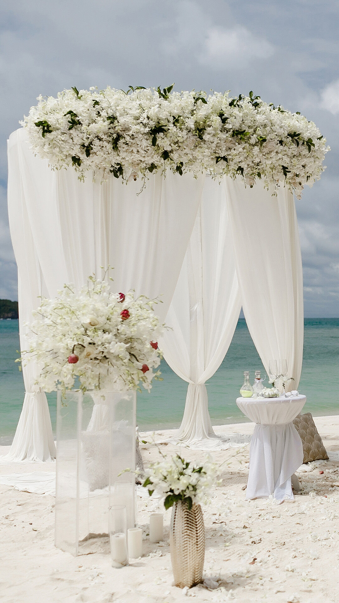 A beautiful beach wedding set-up